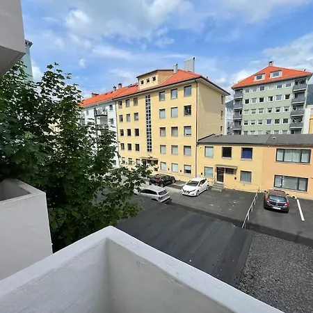 Dinbnb I 2 Balconies I Newly Renovated I Urban Location Берген