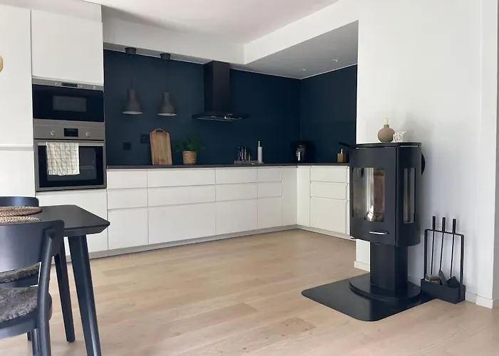 Lägenhet Dinbnb I 2 Balconies I Newly Renovated I Urban Location *