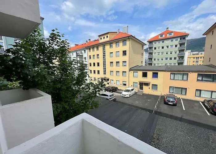 Dinbnb I 2 Balconies I Newly Renovated I Urban Location Bergen